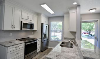 717 Chancery Ln, Aberdeen, NC 28315