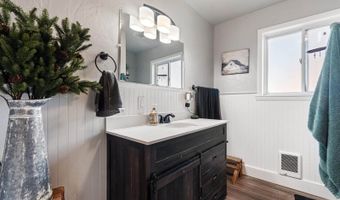 203 Tyler St, American Falls, ID 83211
