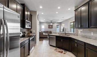 117 WALKERS POINT Dr, Auburndale, FL 33823