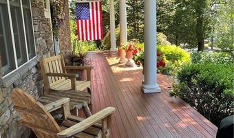 93 Kickemuit Ave, Bristol, RI 02809