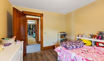 157 Riverside Dr, Augusta, ME 04330