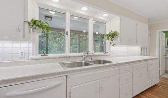 32 Thayer Farm Rd, Attleboro, MA 02703