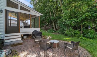 6217 S Trailwoods Dr, Ann Arbor, MI 48103