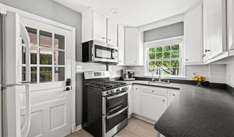 5706 9TH Rd N, Arlington, VA 22205