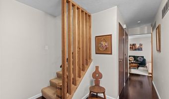 2376 Hiddengarden Ct, Ballwin, MO 63021