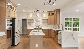 43864 ASHLAWN Ct, Ashburn, VA 20147