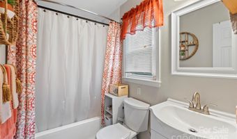 1914 Bonnie Ln, Charlotte, NC 28213