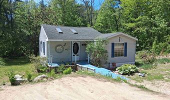 15 Manbow Rd, Alton, NH 03809