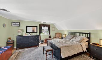 20 Bayview Ln, Amityville, NY 11701