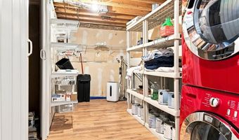 105 Branch Ave, Cumberland, RI 02864