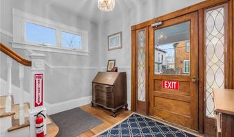 10 Braman St 1, Newport, RI 02840