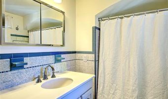 12 Harbour Ter, Cranston, RI 02905