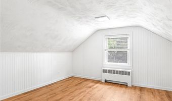 33 Upland Way, Barrington, RI 02806