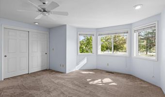 912 Cypress Point Loop, Ashland, OR 97520