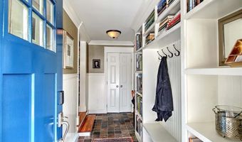 22 Lantern Ln, Barrington, RI 02806