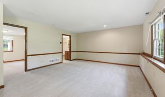 8768 Meadowridge Ln, Indianapolis, IN 46217