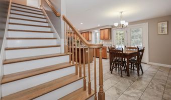 2 Deer Run Cir, Arundel, ME 04046