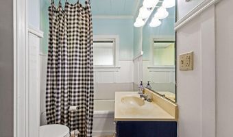 208 S Guegnon St, Abbeville, LA 70510
