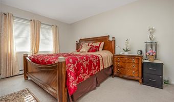 700 Broadway 28, Amityville, NY 11701