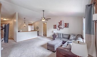1201 Forrest Glenn Dr, Arkansas City, KS 67005