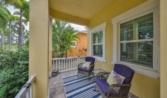 511 WINTERSIDE Dr, Apollo Beach, FL 33572