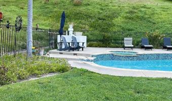 2070 Tiffany Dr, Oceanside, CA 92056