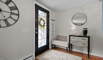17 Belvedere St, Johnston, RI 02919
