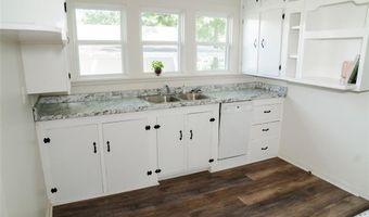 707 E 5th St, Altamont, KS 67330