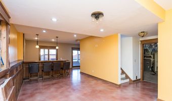 923 S 10th St, Adel, IA 50003
