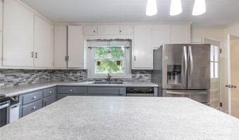 80 Pine St, Badin, NC 28009
