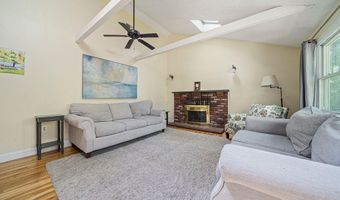 133 Russell Ln, Abington, MA 02351
