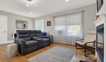192 Depot Rd, Belgrade, ME 04917
