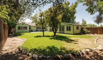2061 N Roosevelt Ave, Altadena, CA 91001