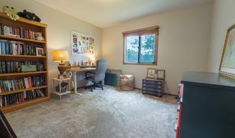 1115 NE 15th Ave, Aberdeen, SD 57401