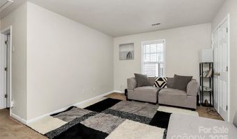 7707 Brisbane Ct, Charlotte, NC 28215