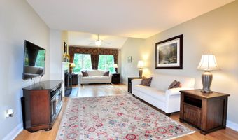 8 Centerbrook Ct 8, Avon, CT 06001