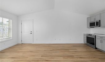 32 Exchange St 103, East Greenwich, RI 02818