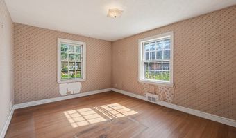 2 Perham St, Bedford, MA 01730