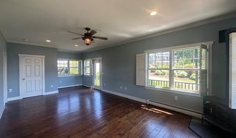 11 Treat St, Belfast, ME 04915