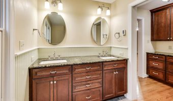 9326 W PARKHILL Dr W, Bethesda, MD 20814