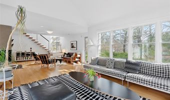 54 Gardiner Dr, Amagansett, NY 11930