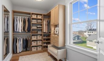2 Sedge Ct, Narragansett, RI 02882