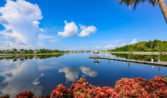 511 WINTERSIDE Dr, Apollo Beach, FL 33572