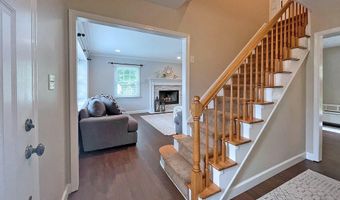 162 Ivy Hill Dr, Aberdeen, NJ 07747