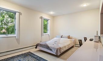 29 Sunset Rd S, Albertson, NY 11507