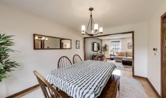1608 N Douglas Ave, Arlington Heights, IL 60004