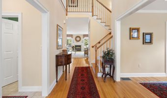 13 Stonegate Cir, Cheshire, CT 06410