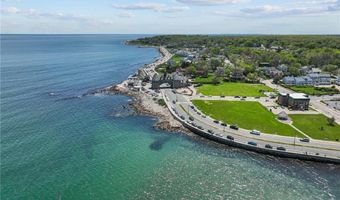 19 Beach St 13, Narragansett, RI 02882