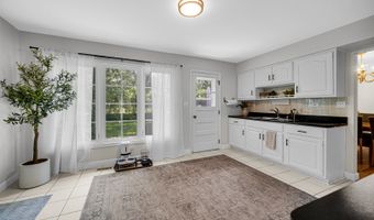 3010 N Kennicott Ave, Arlington Heights, IL 60004