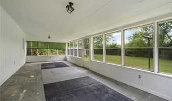 21 Parsonage Dr, Warwick, RI 02889